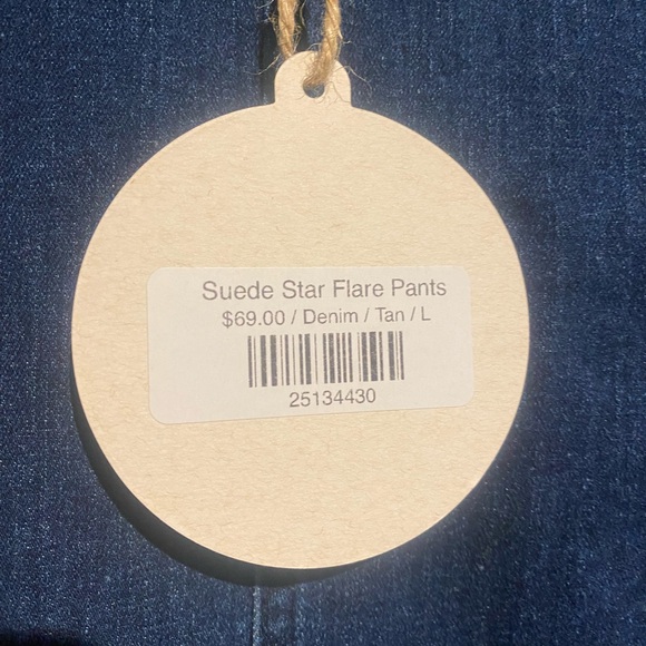 Saint & Hearts NWT suede star flare pants size Large - Picture 5 of 5